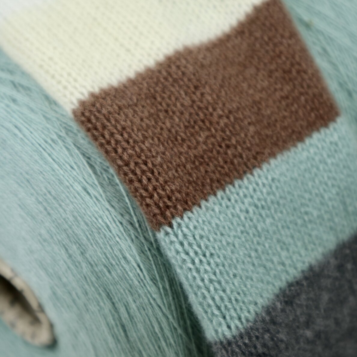 10% KAŠMYRAS, 90% MERINO vilna / Cariaggi 1 10% KAŠMYRAS, 90% MERINO vilna / Cariaggi 1