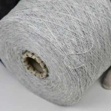 10% KAŠMYRAS, 90% MERINO vilna / Cariaggi