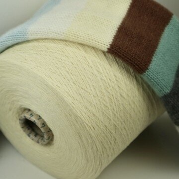 10% KAŠMYRAS, 90% MERINO vilna / Cariaggi