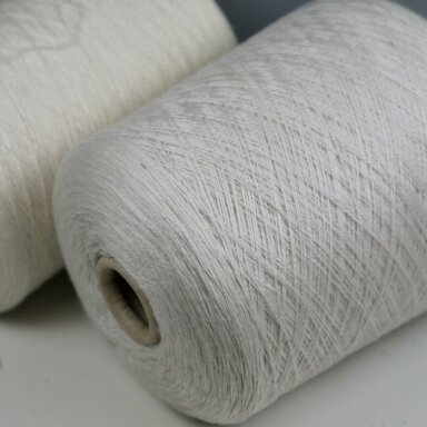 100% extra fine MERINO VILNA / Cashwool 327 100% extra fine MERINO VILNA / Cashwool 327