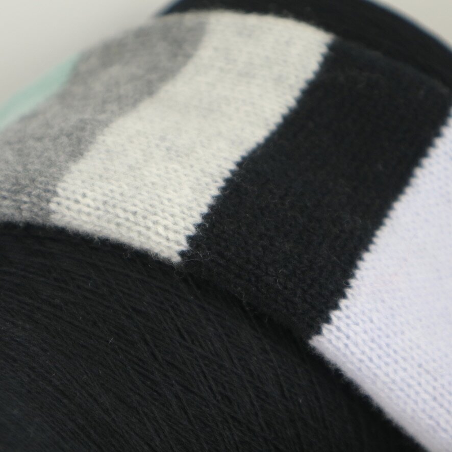 10% KAŠMYRAS, 90% MERINO vilna / Cariaggi 1 10% KAŠMYRAS, 90% MERINO vilna / Cariaggi 1