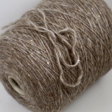 28% baby ALPAKA, 13% Merino vilna, 22% PA, + 37% mini žvyneliai 1