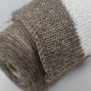 28% baby ALPAKA, 13% Merino vilna, 22% PA, + 37% mini žvyneliai 2 28% baby ALPAKA, 13% Merino vilna, 22% PA, + 37% mini žvyneliai 2