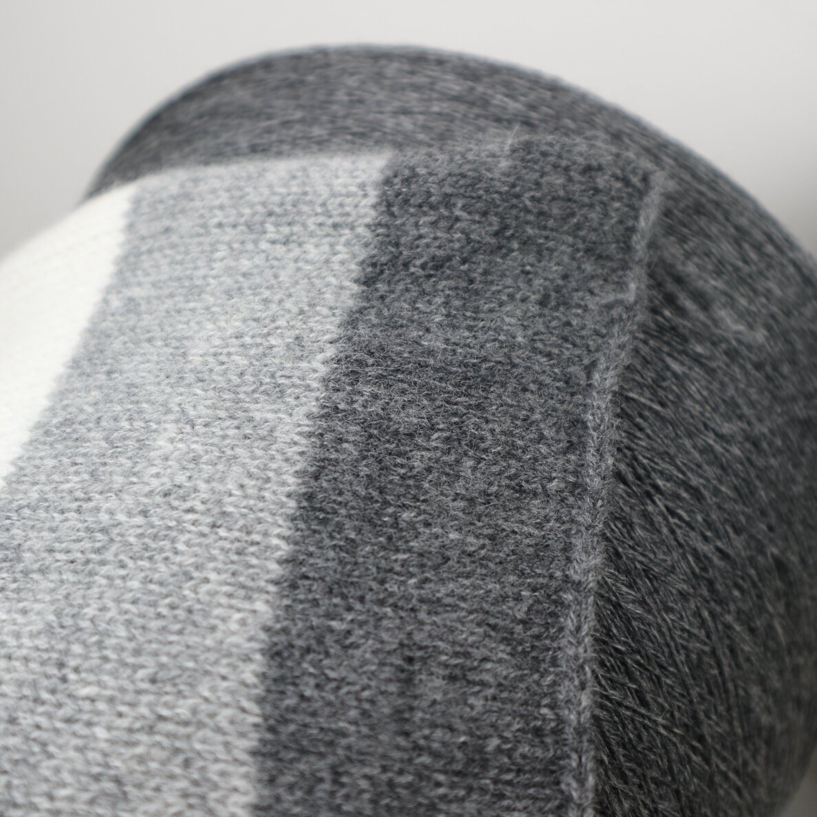 30% KAŠMYRAS, 70% MERINO ėriukų vilna / Cariaggi 2 30% KAŠMYRAS, 70% MERINO ėriukų vilna / Cariaggi 2