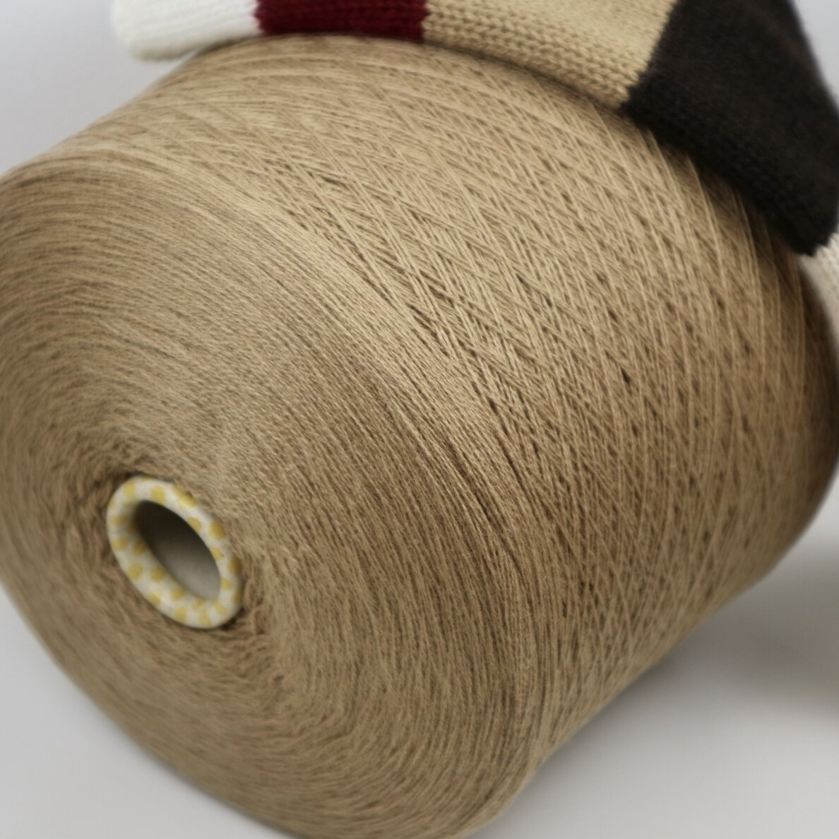 30% KAŠMYRAS, 70% MERINO ėriukų vilna / Cash30 BM 30% KAŠMYRAS, 70% MERINO ėriukų vilna / Cash30 BM