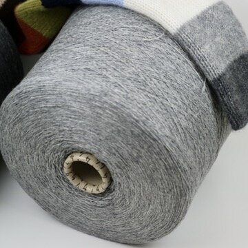 30% KAŠMYRAS, 70% MERINO ėriukų vilna / Cariaggi