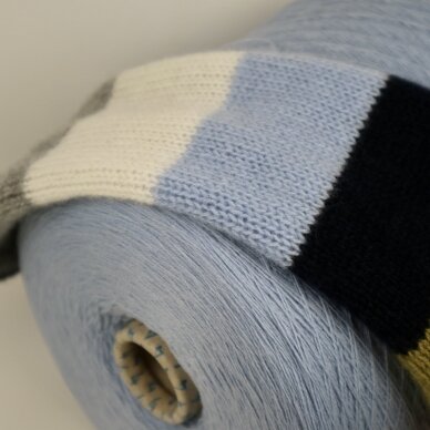 30% KAŠMYRAS, 70% MERINO ėriukų vilna / Cariaggi 1 30% KAŠMYRAS, 70% MERINO ėriukų vilna / Cariaggi 1