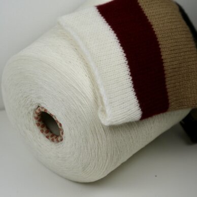 30% KAŠMYRAS, 70% MERINO ėriukų vilna / Cash30 BM 30% KAŠMYRAS, 70% MERINO ėriukų vilna / Cash30 BM