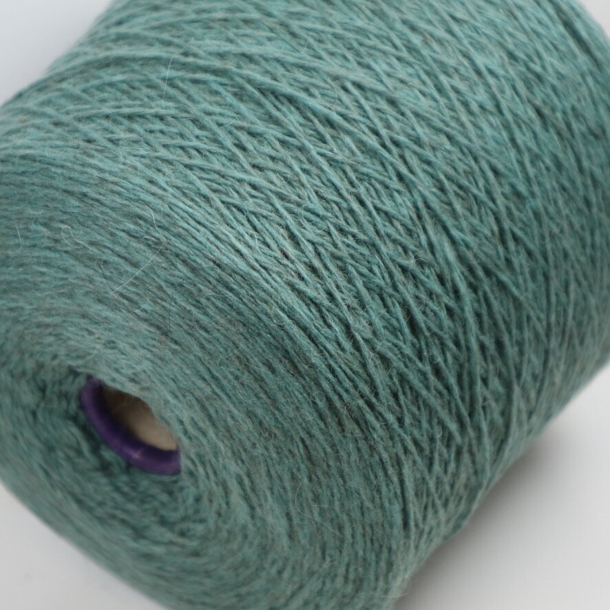 30% baby LAMA, 70% MERINO vilna 30% baby LAMA, 70% MERINO vilna