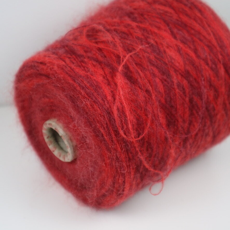 45% baby ALPAKA,  20% MERINO vilna, 35% PA