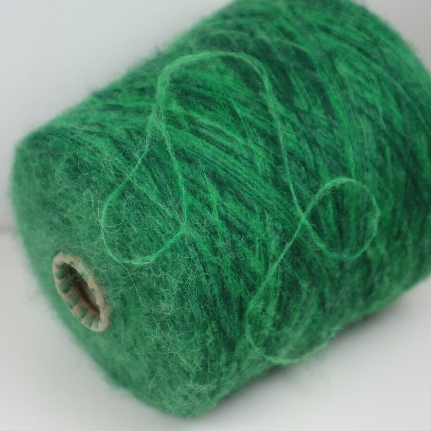 45% baby ALPAKA,  20% MERINO vilna, 35% PA