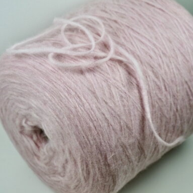 68% baby ALPAKA, 10% MERINO vilna, 22% PA