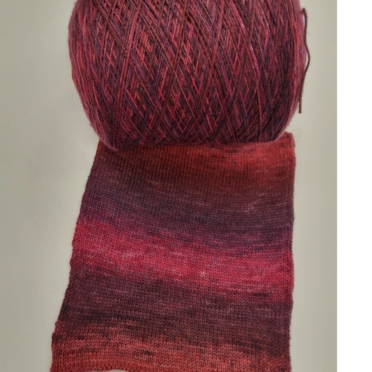 75% MERINO vilna, 25% PA 1 75% MERINO vilna, 25% PA 1