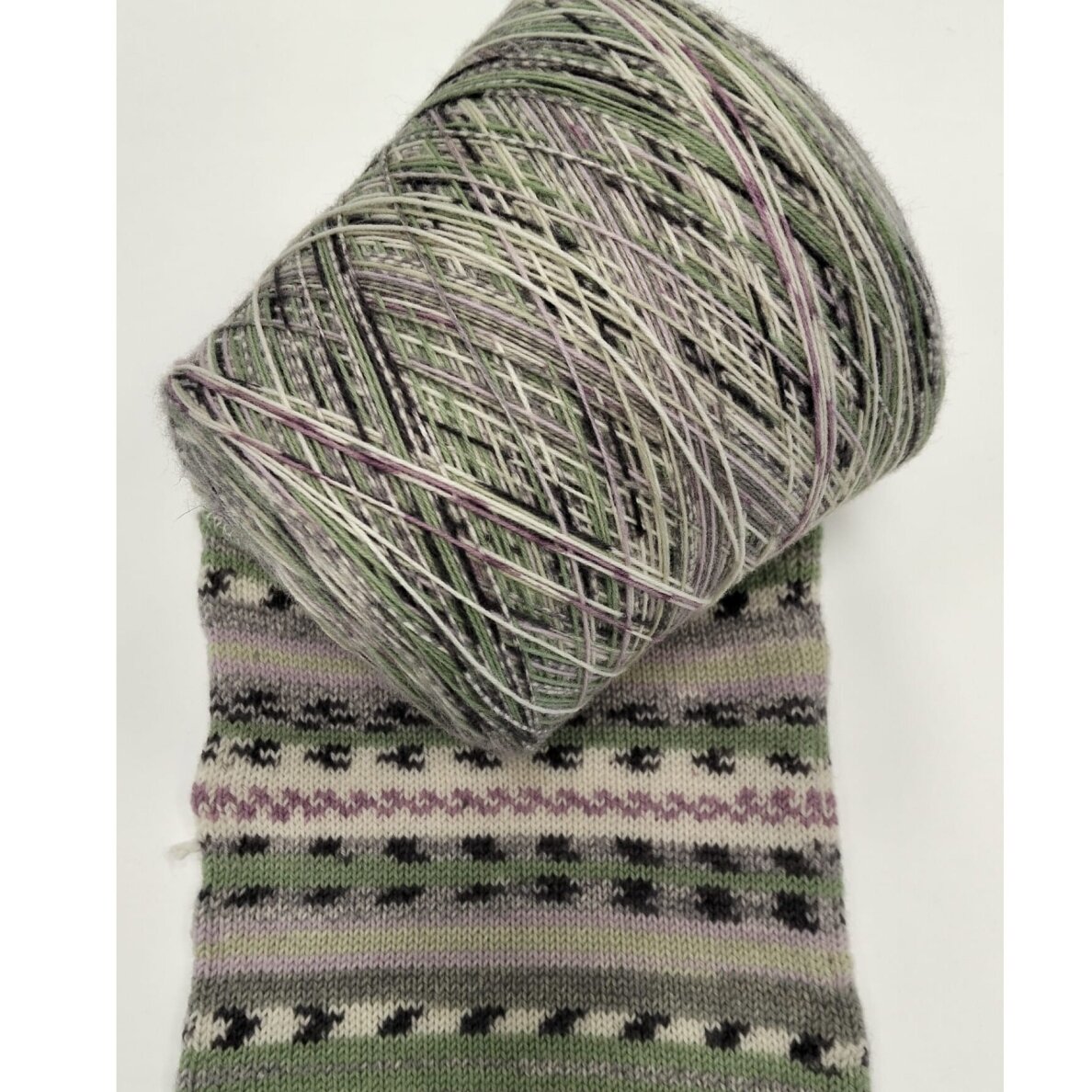 75% MERINO vilna, 25% PA 1