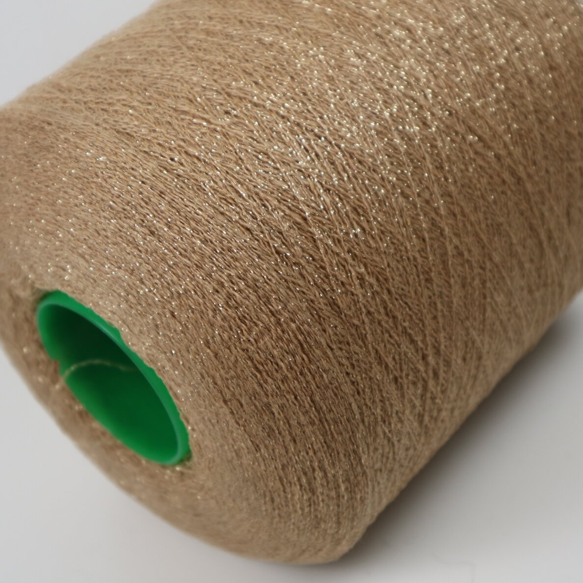 13% KAŠMYRAS, 77% MERINO vilna, 10% LUREX 13% KAŠMYRAS, 77% MERINO vilna, 10% LUREX